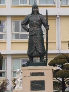 Statue.JPG