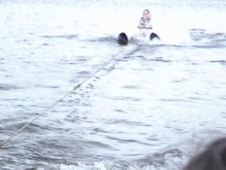 mom waterskiing 6-10-2006