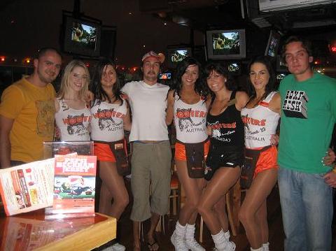 hooters
