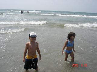 beachtylucy2.JPG